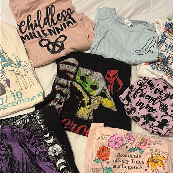 8 Disney Assorted Graphic T-Shirts harkness Grogu Toy Story Princess Cinderella - Picture 1 of 10
